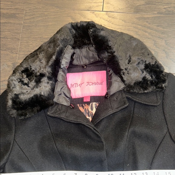 Betsey Johnson Black Trench Coat with Faux Fur Collar - Picture 4 of 7